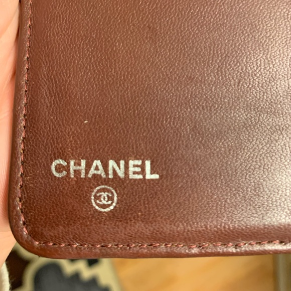 🔴SOLD🔴Chanel Lambskin Yen wallet - Picture 4 of 7